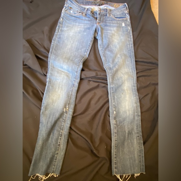 Lucky brand straight skinny jeans with cut off at the bottom size 24 - Picture 3 of 4